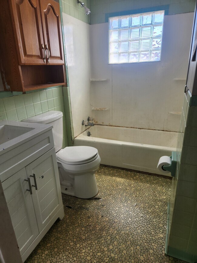 Building Photo - 29 S F St