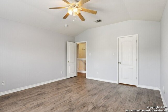 Building Photo - Welcome to your dream home-a stunning 4-be...