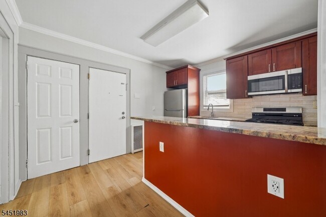 Building Photo - 378 Boyden Ave