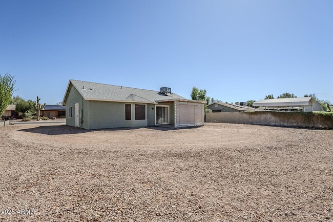 Building Photo - 678 S Silver Dr