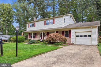 Building Photo - 6605 Grey Fox Dr