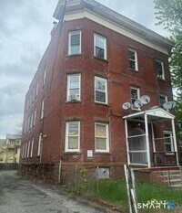 Building Photo - 46 Bond St