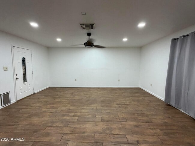 Building Photo - 2 E Piedmont Rd