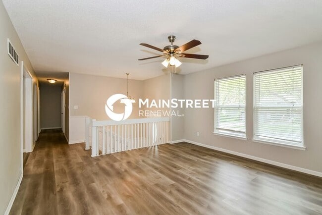 Building Photo - 4 Bedroom Pet-Friendly Home in BELTON, MO with Main Street Renewal