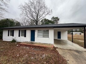 Building Photo - 2525 Medford Pl