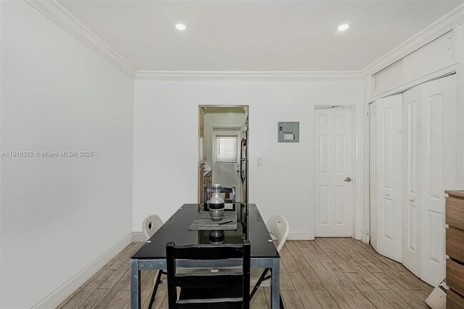 Building Photo - 719 Euclid Ave