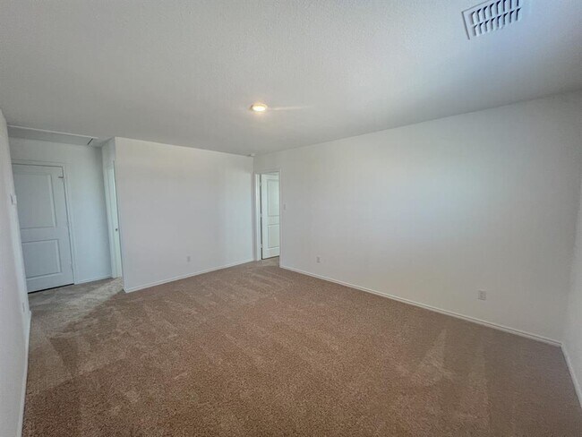 Building Photo - 254 The Bad Wy