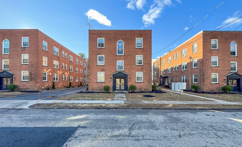 Building Photo - 19 Chapman St