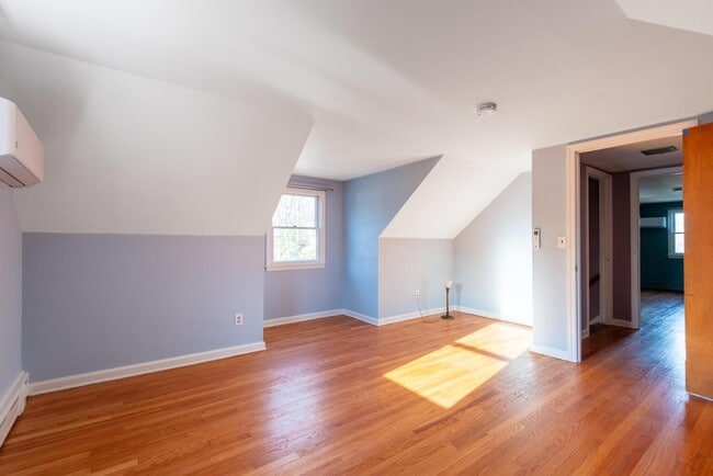 Building Photo - 20 Grove Pl