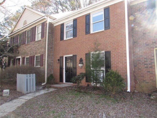 Building Photo - 1716 Twin Brooks Dr SE