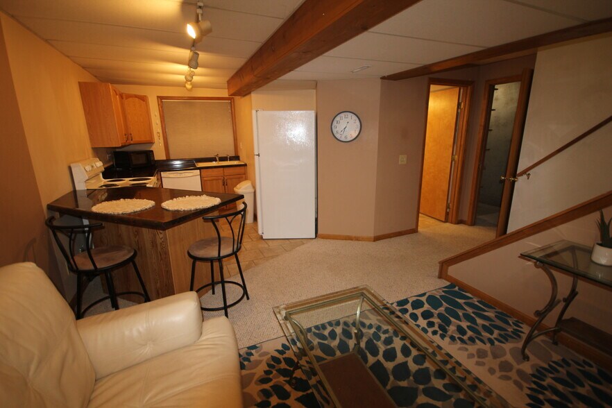 Building Photo - 289 Lionel Ln