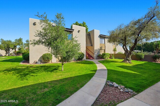 Building Photo - 4201 E Camelback Rd