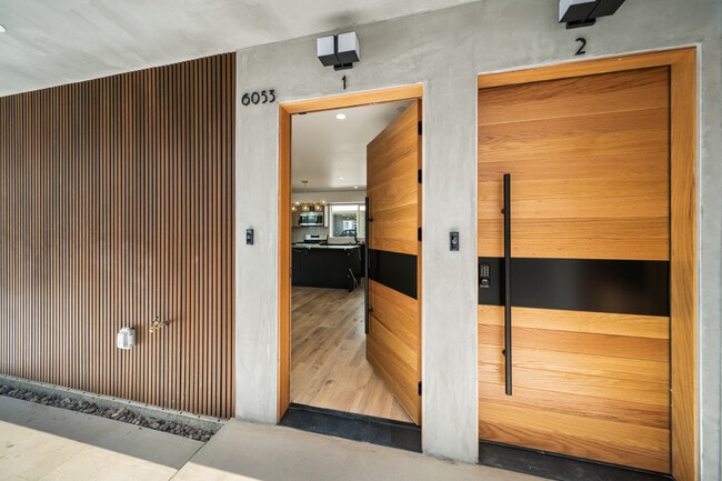 Primary Photo - 6053 Craner Ave