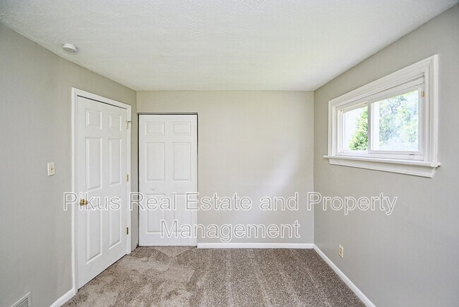 Building Photo - 3055 13th St