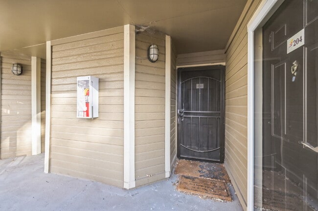 Building Photo - 6001 S Yosemite St