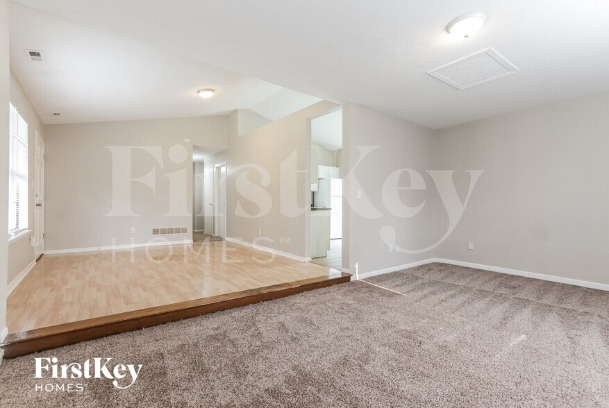 Building Photo - 5613 Simmul Ln
