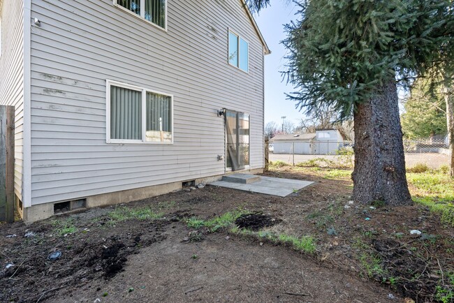 Building Photo - Spacious 4-Bedroom Home in SE Portland!