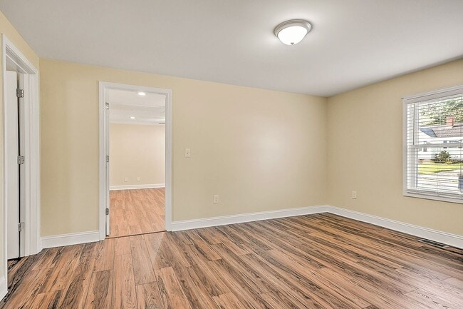 Building Photo - 2361 Hiwassee Dr