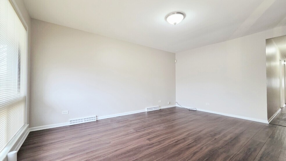 Living Room - 10200 S Crandon Ave