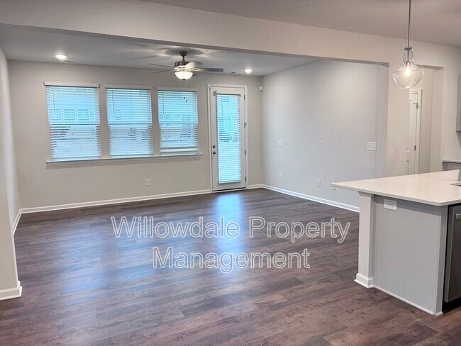 Building Photo - 179 Pinkie Ln