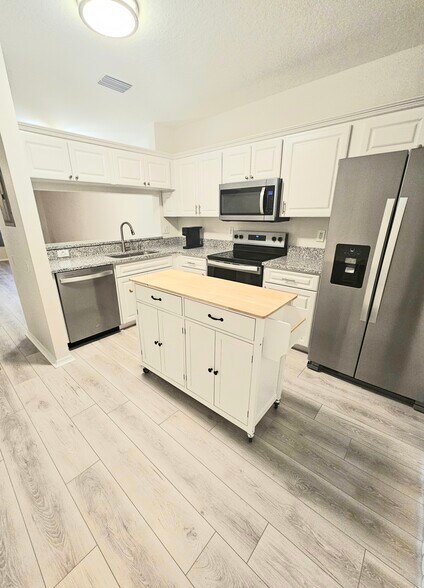 Building Photo - 1204 Kennewick Ct