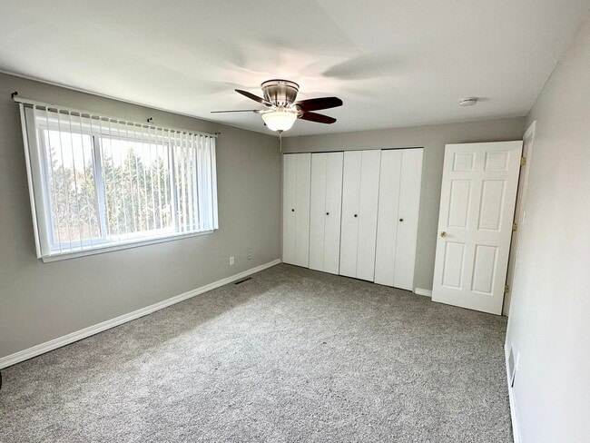 Building Photo - 16 Briarcliff Ct