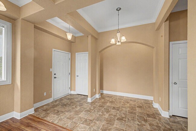 Building Photo - 542 S 72nd Ave