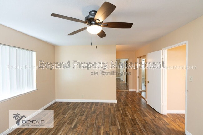 Building Photo - 902 La Sombra Dr