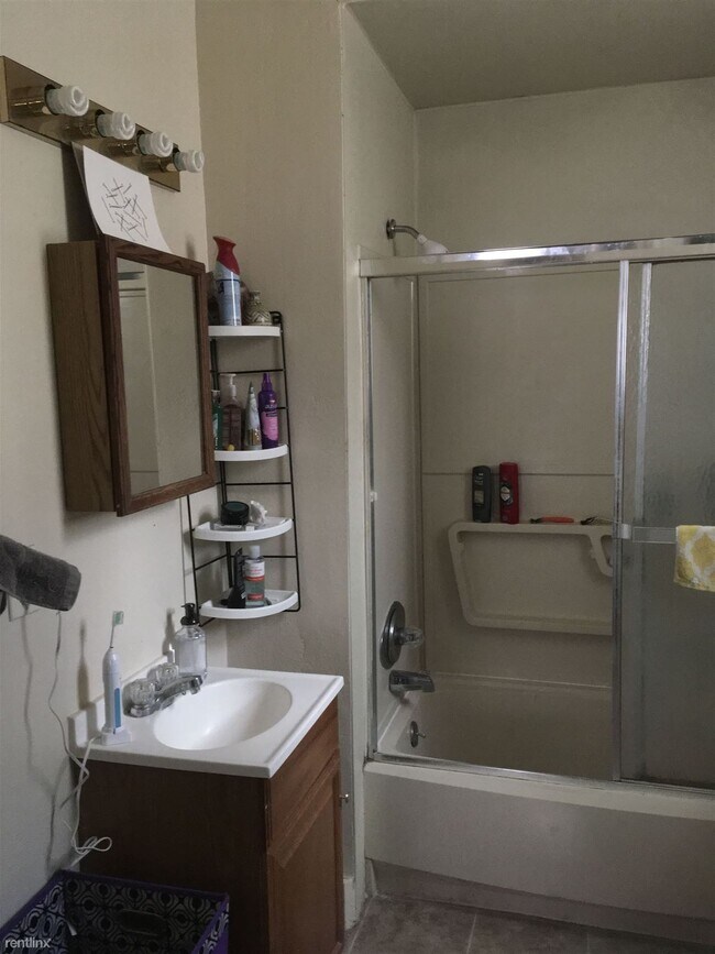 Building Photo - 2 br, 1 bath House - 117 Perrin St 117 Unit 1