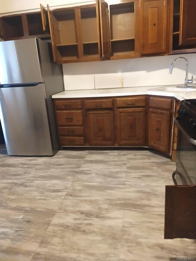 Building Photo - 84-03 Chapin Pkwy