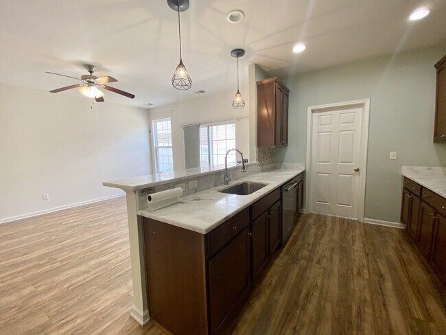 Building Photo - Spacious, Four Bedroom Townhouse With a View!