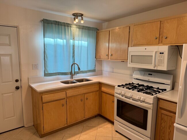 Building Photo - 1132 Florida St SE