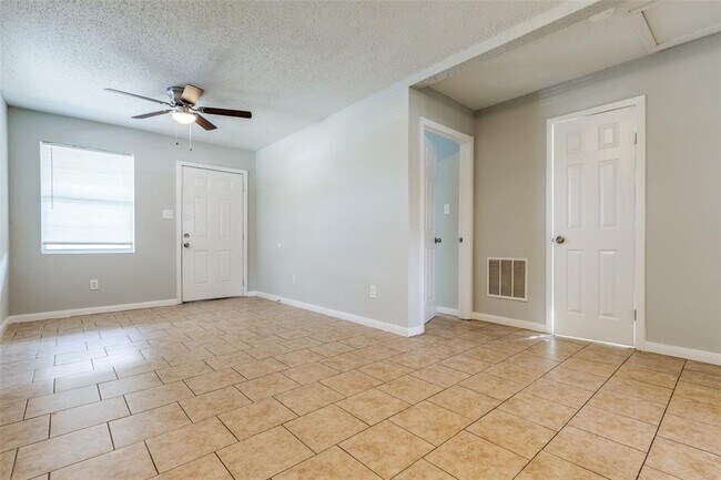 Building Photo - 4812 Cruse Rd