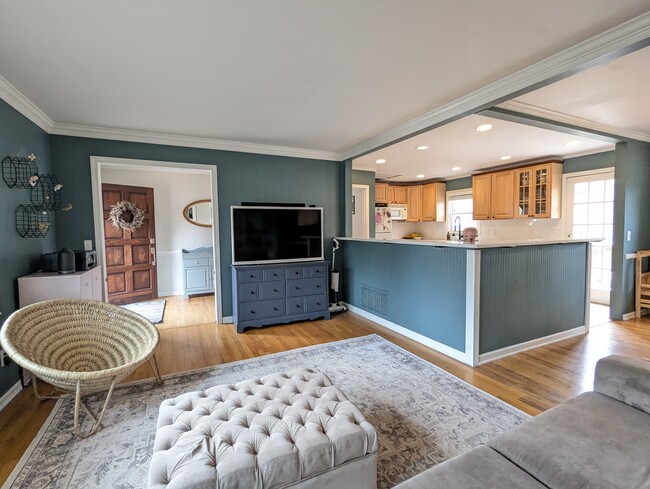 Building Photo - 110 Melbourne Ln