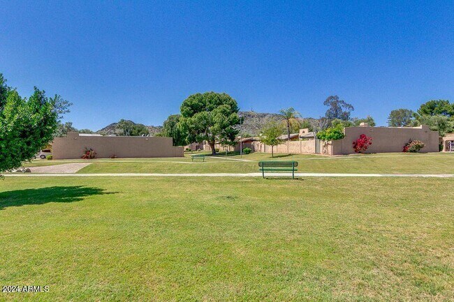 Building Photo - 10415 N 10th St