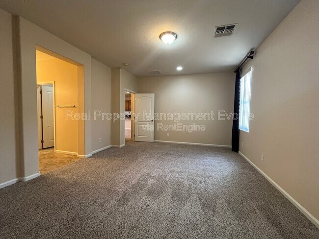 Building Photo - 3454 E Constitution Dr