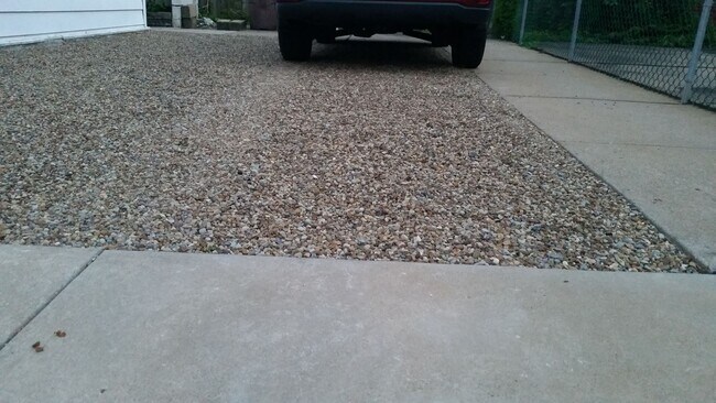 Building Photo - Modern Home - South Side Flats