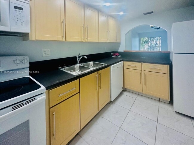 Building Photo - 8101 SW 73rd Ave
