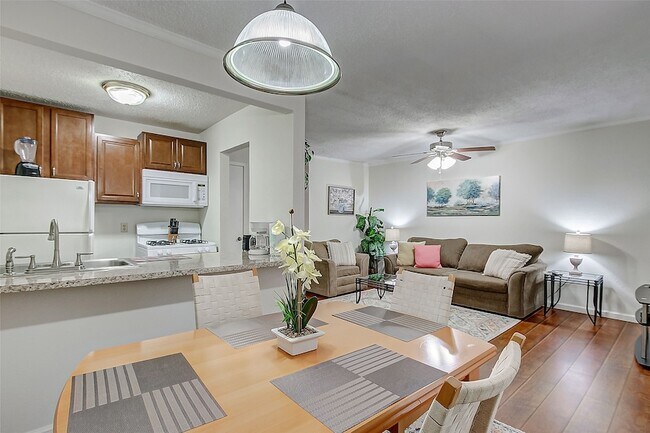 Building Photo - 4727 W Alabama St