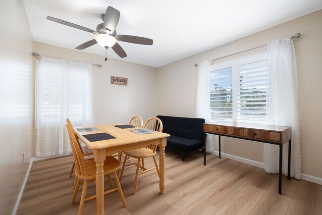 Building Photo - Don't miss the chance to rent this fully f...