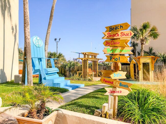 Building Photo - 8817 S Thomas Dr