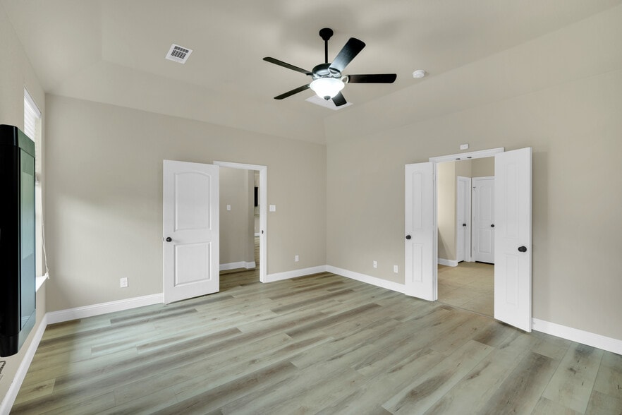 Building Photo - 437 Whispering Willow Dr