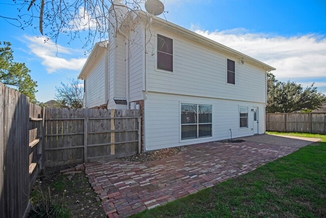 Building Photo - 11714 Pinos Altos Dr