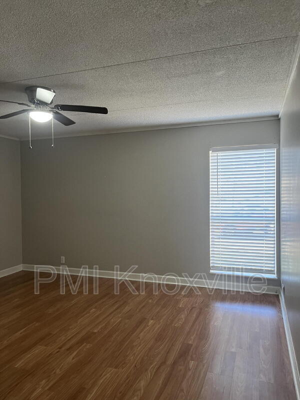 Building Photo - 456 Berlin Dr