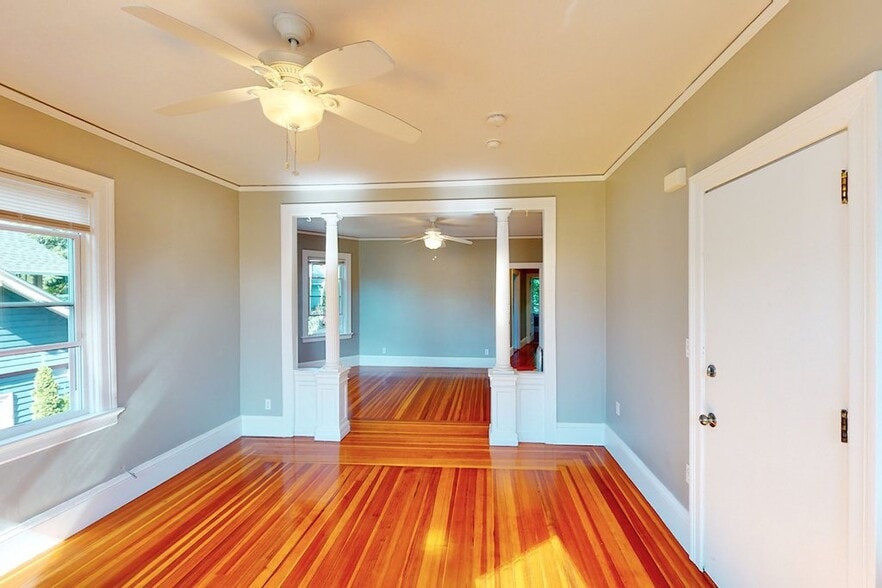 Building Photo - 544 Hope St