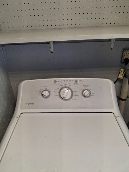 Building Photo - 6941 Dartmouth Ave N