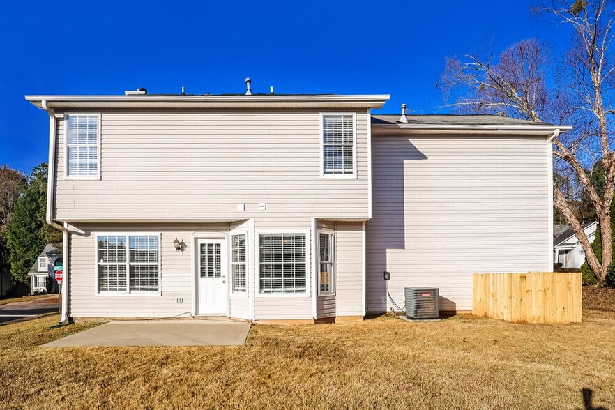 Building Photo - 255 Summer Hill Cir