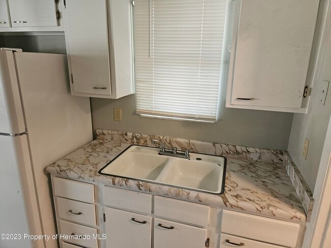 Building Photo - 4623 Cynthia Ln