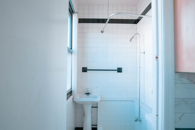 Building Photo - 4000 Bergenline Ave