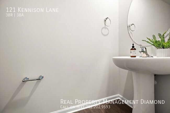 Building Photo - 121 Kennison Ln